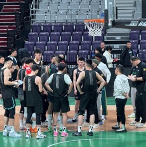 乐竞体育官方入口-首秀15分！辽篮新外援合格，赵继伟有两帮手，杨鸣回归有1个障碍